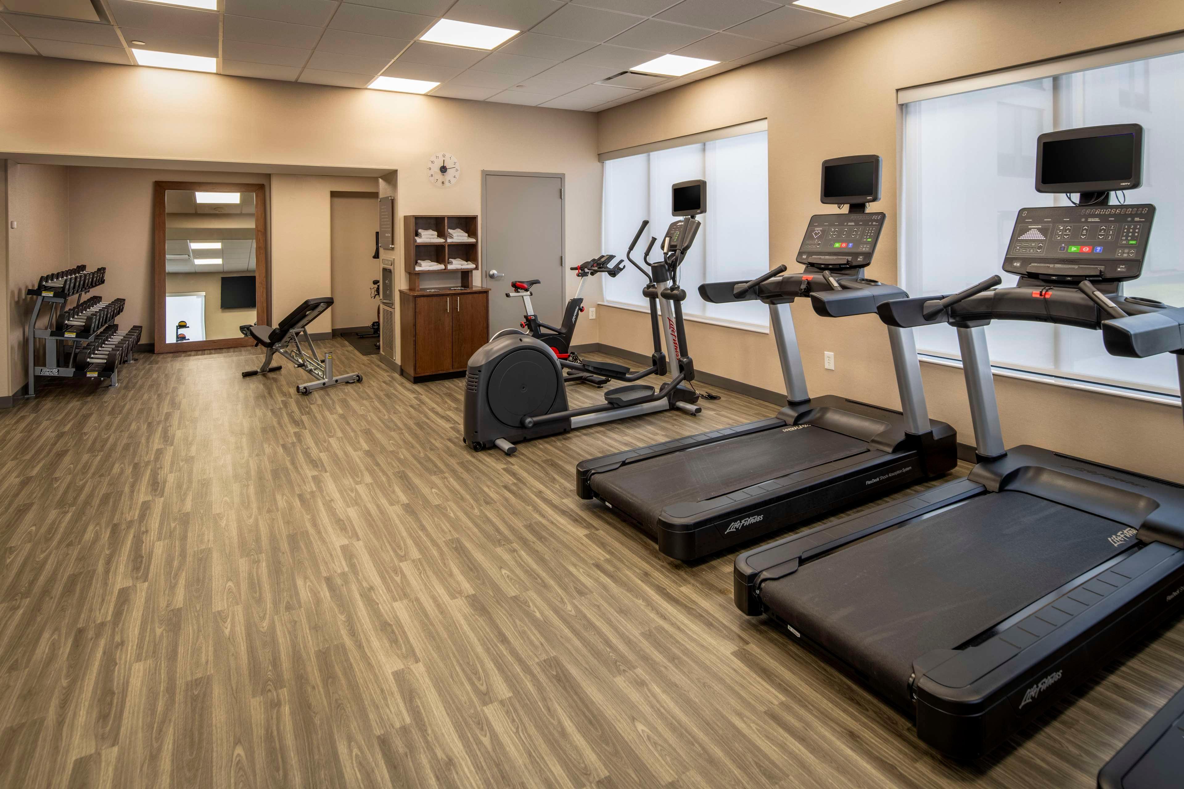 Instalaciones Recreativas Hampton Inn Long Island / Commack