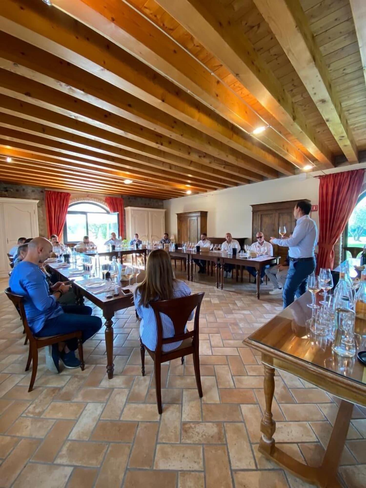 Sala de Reuniones Tenuta La Presa
