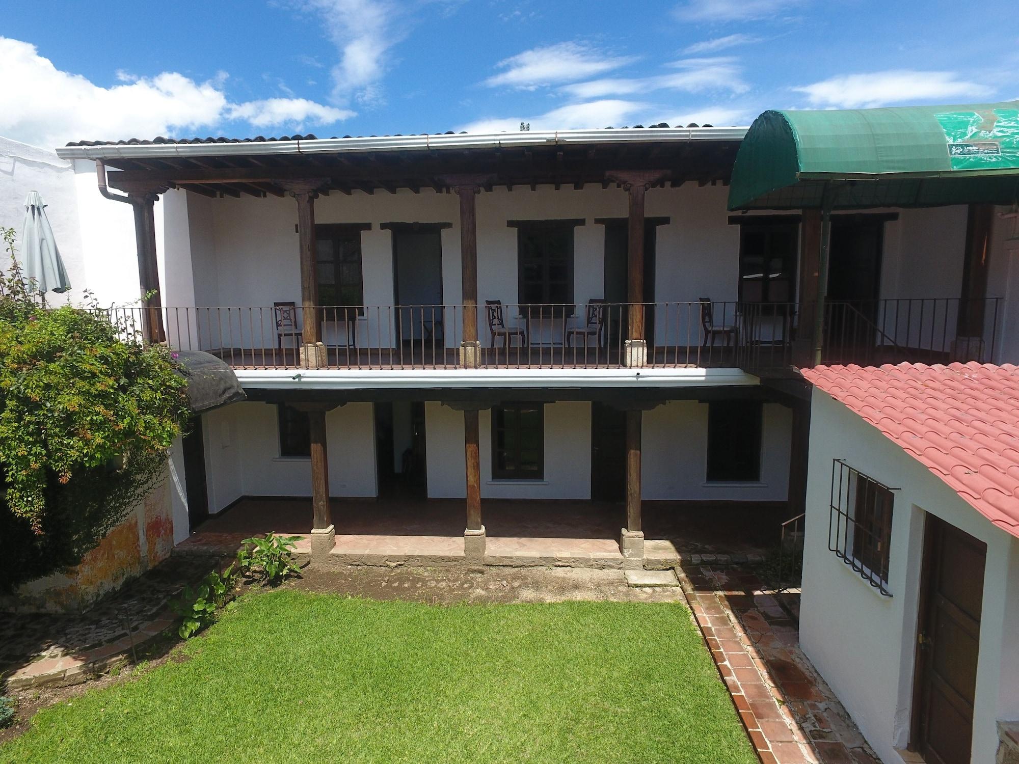 Vista Exterior Villa De Antaño