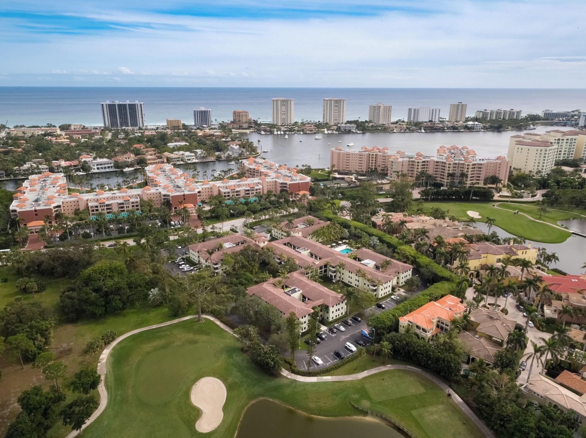 Vista Exterior Bungalows at The Boca Raton