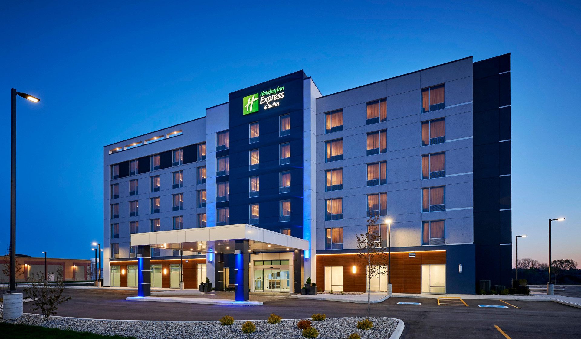 Vista Exterior Holiday Inn Express & Suites Windsor East - Lakeshore by IHG