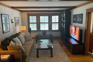 Alquiler Vacacional - Near Boston Historic two-bedroom with Modern Amenities