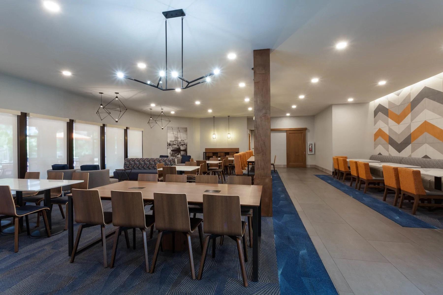 Restaurant La Quinta Inn & Suites Fort Myers