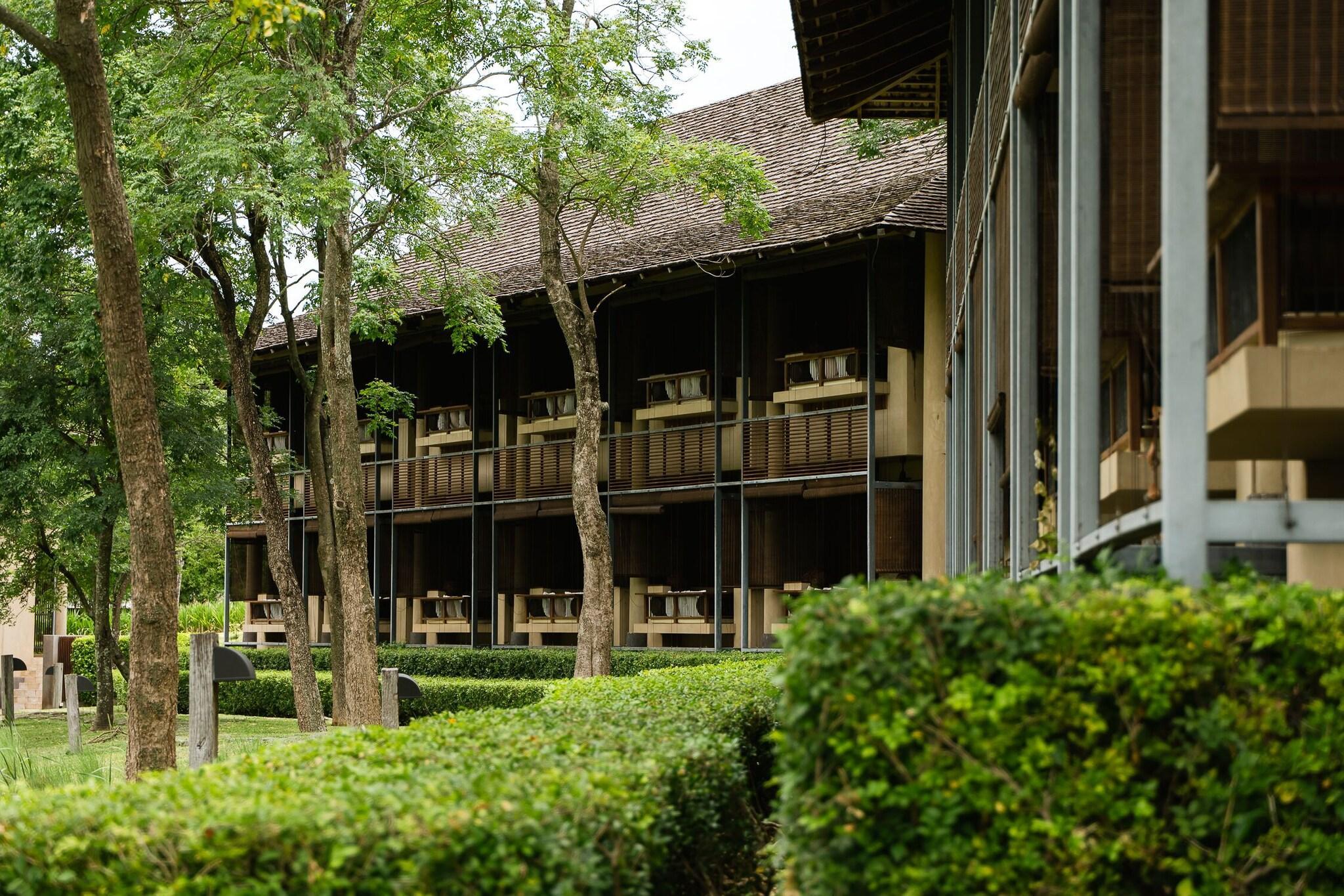 Vista Exterior Kirimaya Golf Resort Spa