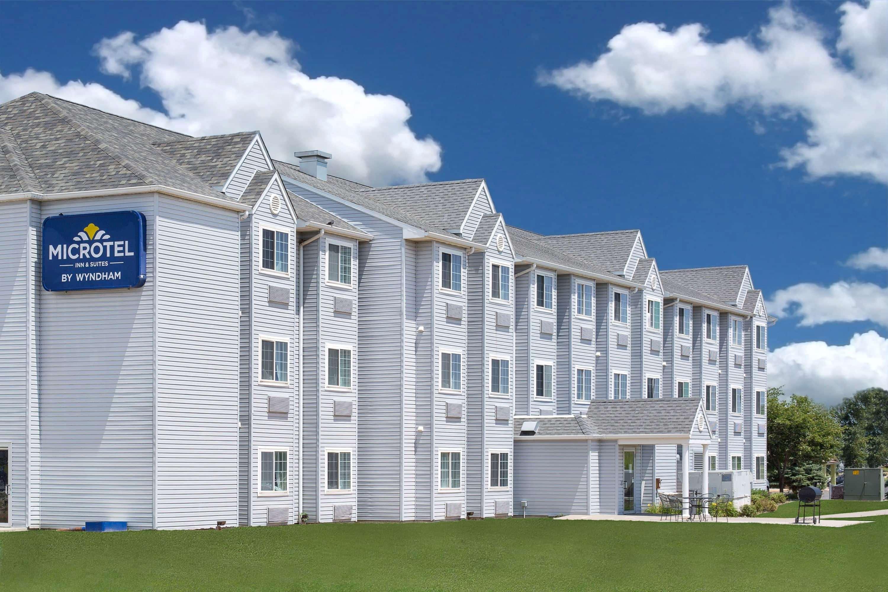 Vista Exterior Microtel Inn & Suites by Wyndham Ames