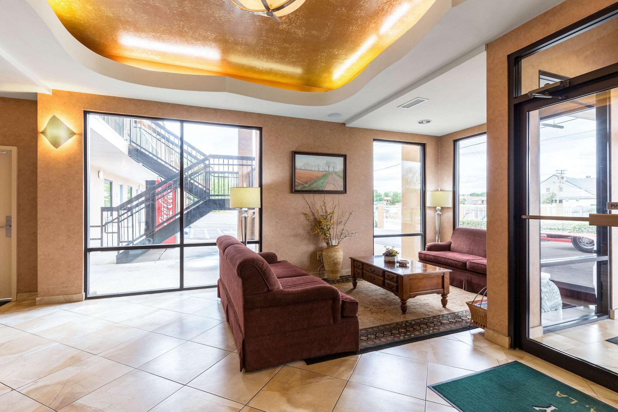 Vista Lobby Quality Inn Alexandria