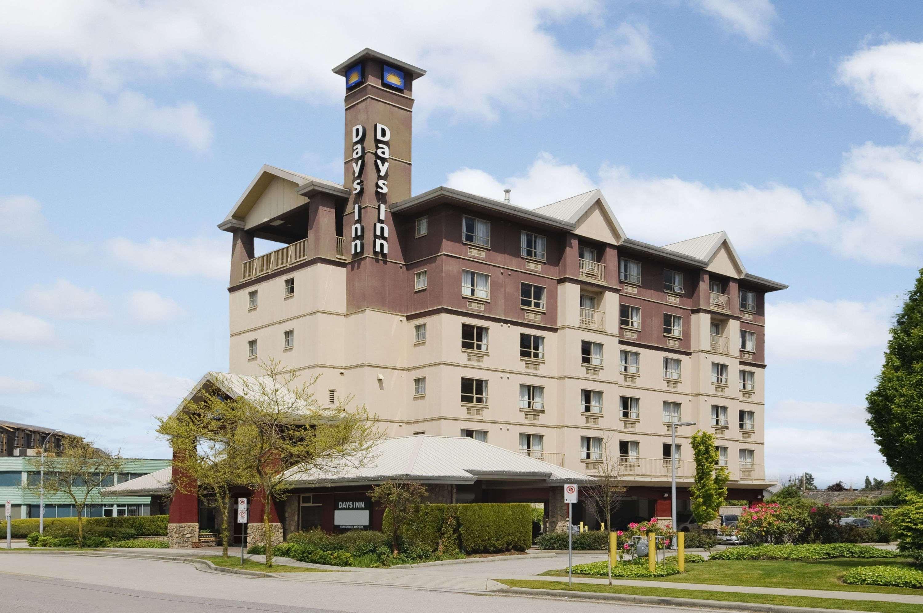 Vista Exterior Days Inn by Wyndham Vancouver Airport