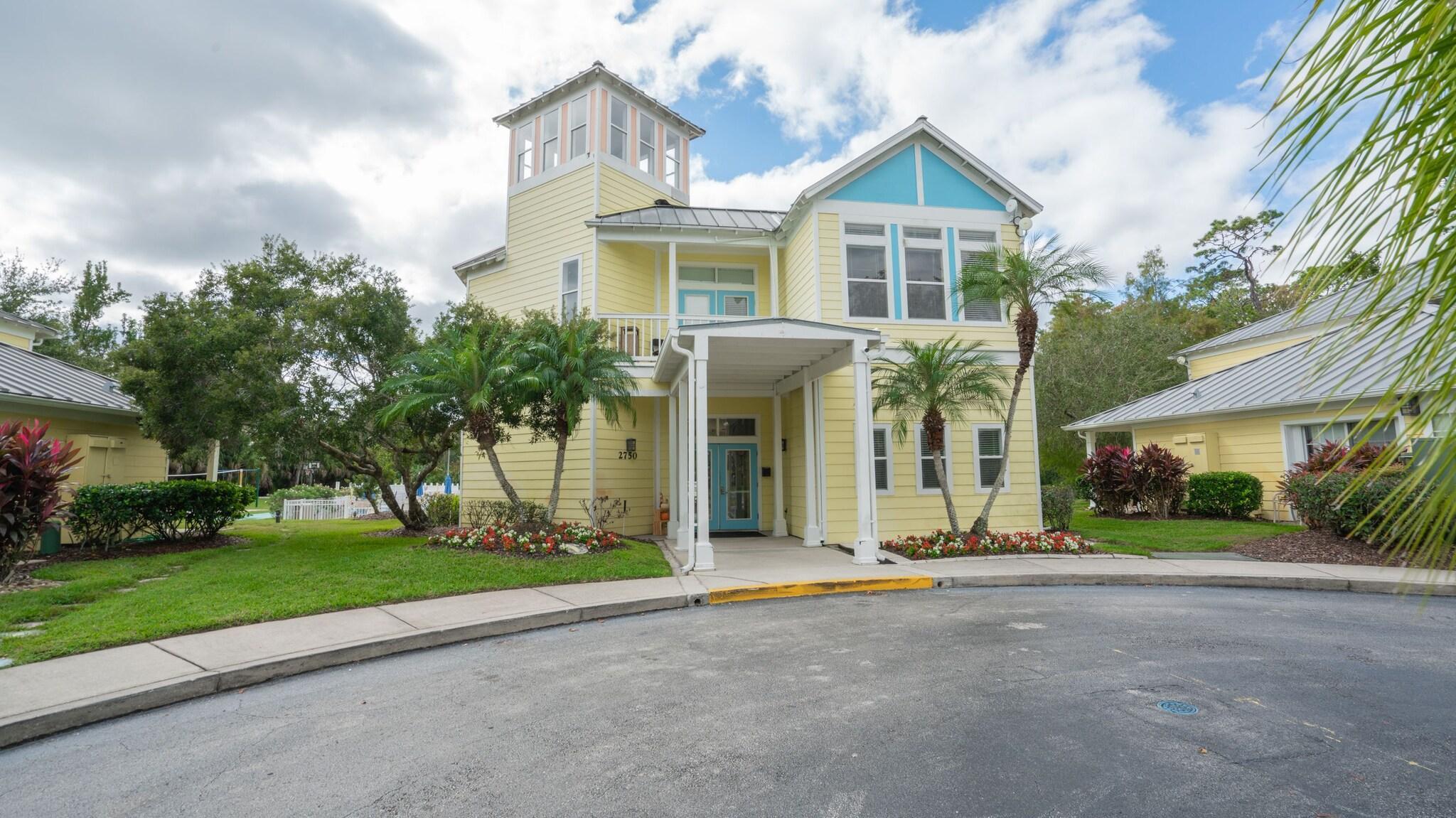 Vista Exterior Barefoot Suite Condos Close To The Parks