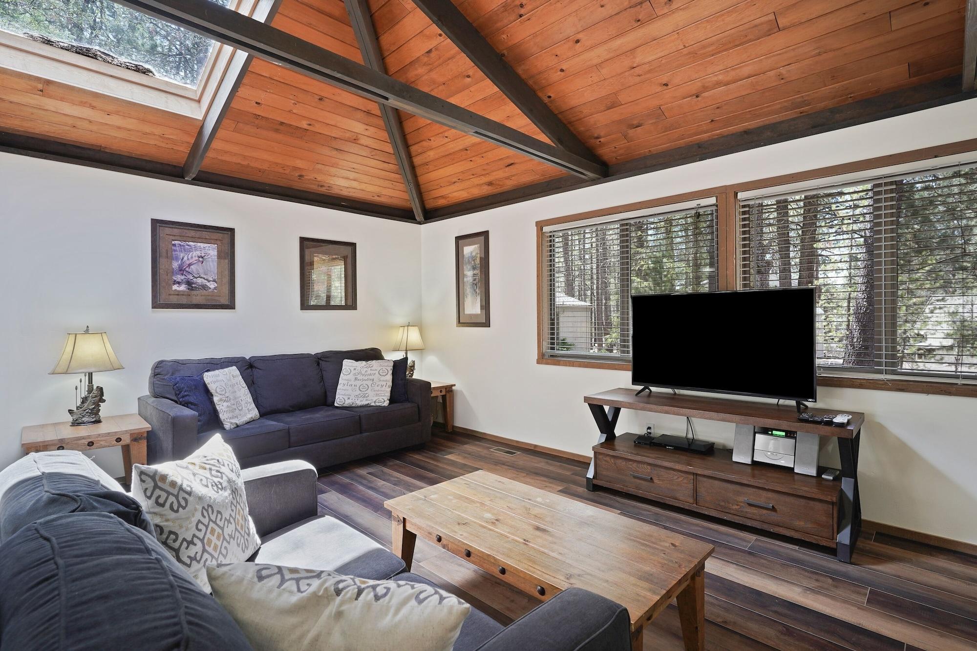 Varios 3 Killdeer Lane Pet Friendly Home 3 Minutes Walk from SHARC by RedAwning