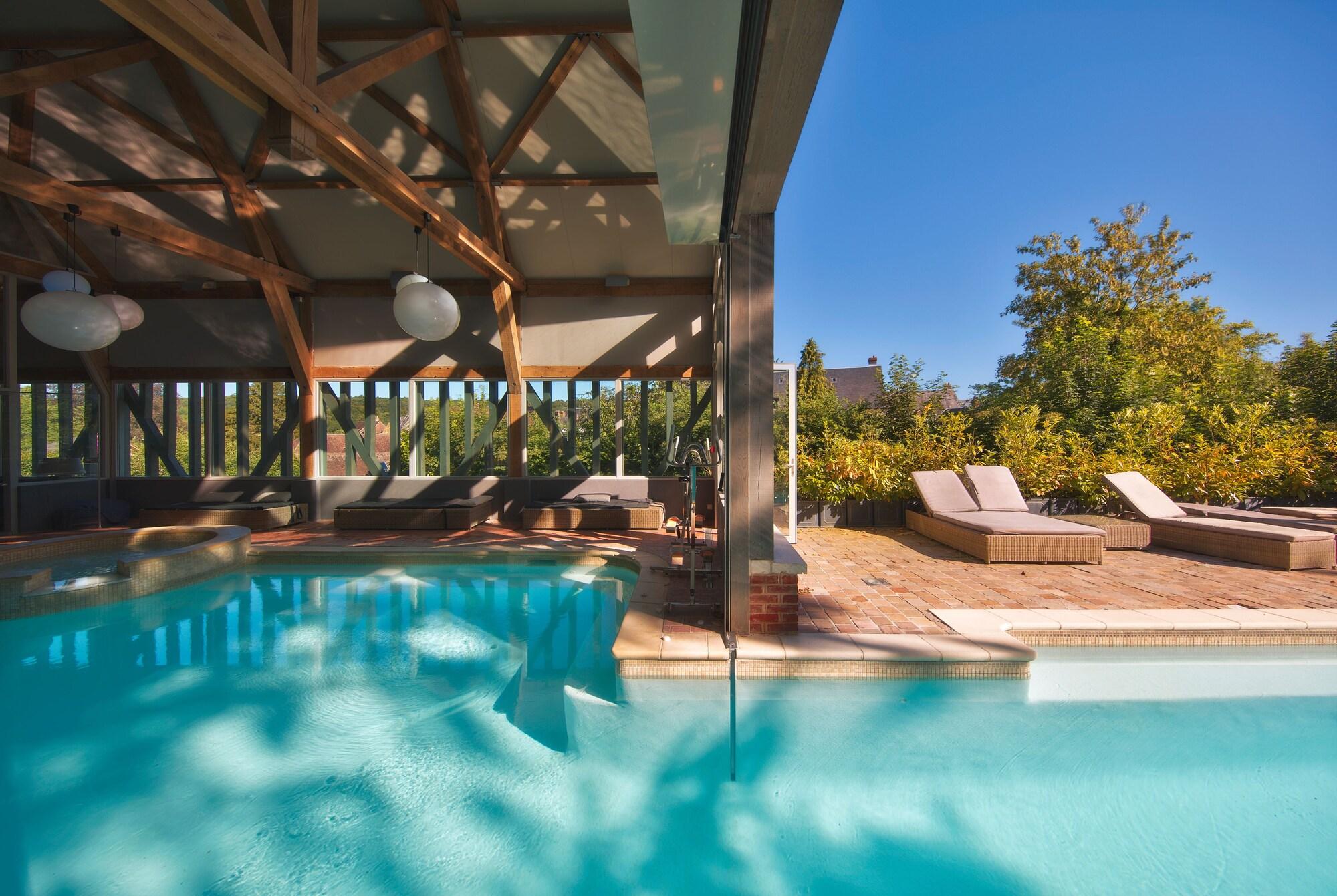 Vista Piscina Hôtel Le Grand Cerf & Spa Nuxe