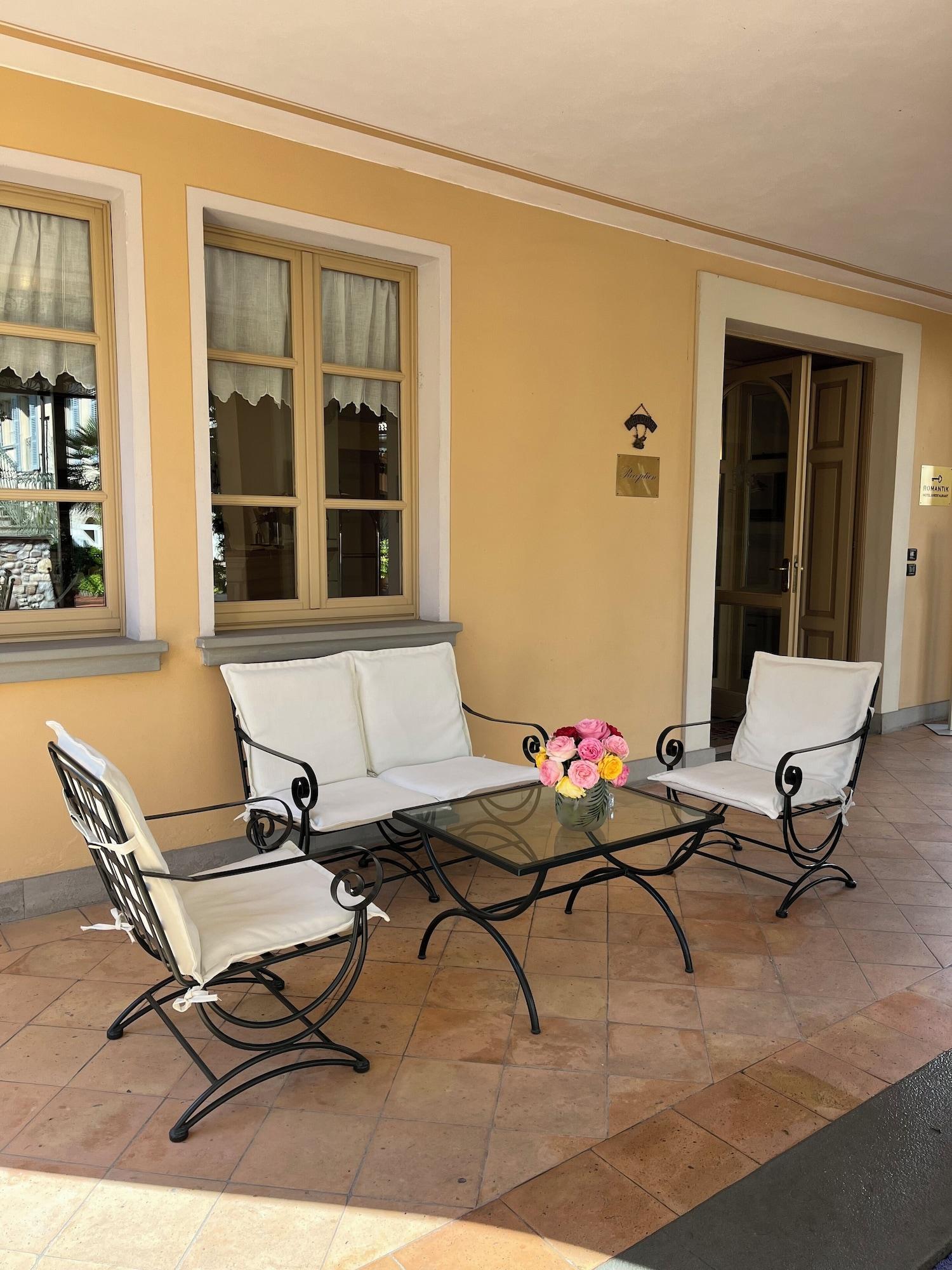 Vista Lobby Romantik Hotel Relais Mirabella Iseo