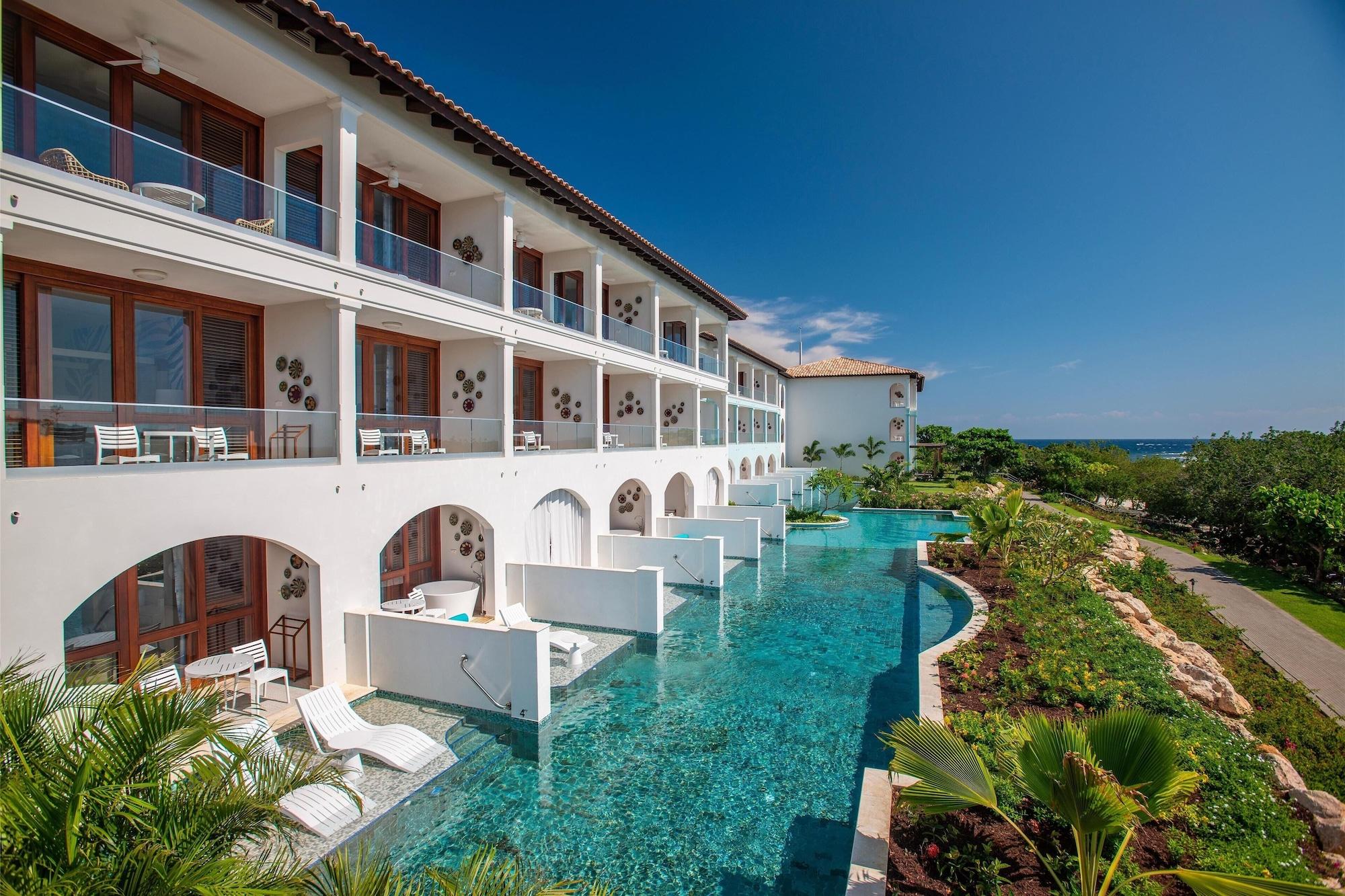 Vista Exterior Sandals Royal Curacao - All Inclusive Couples Only