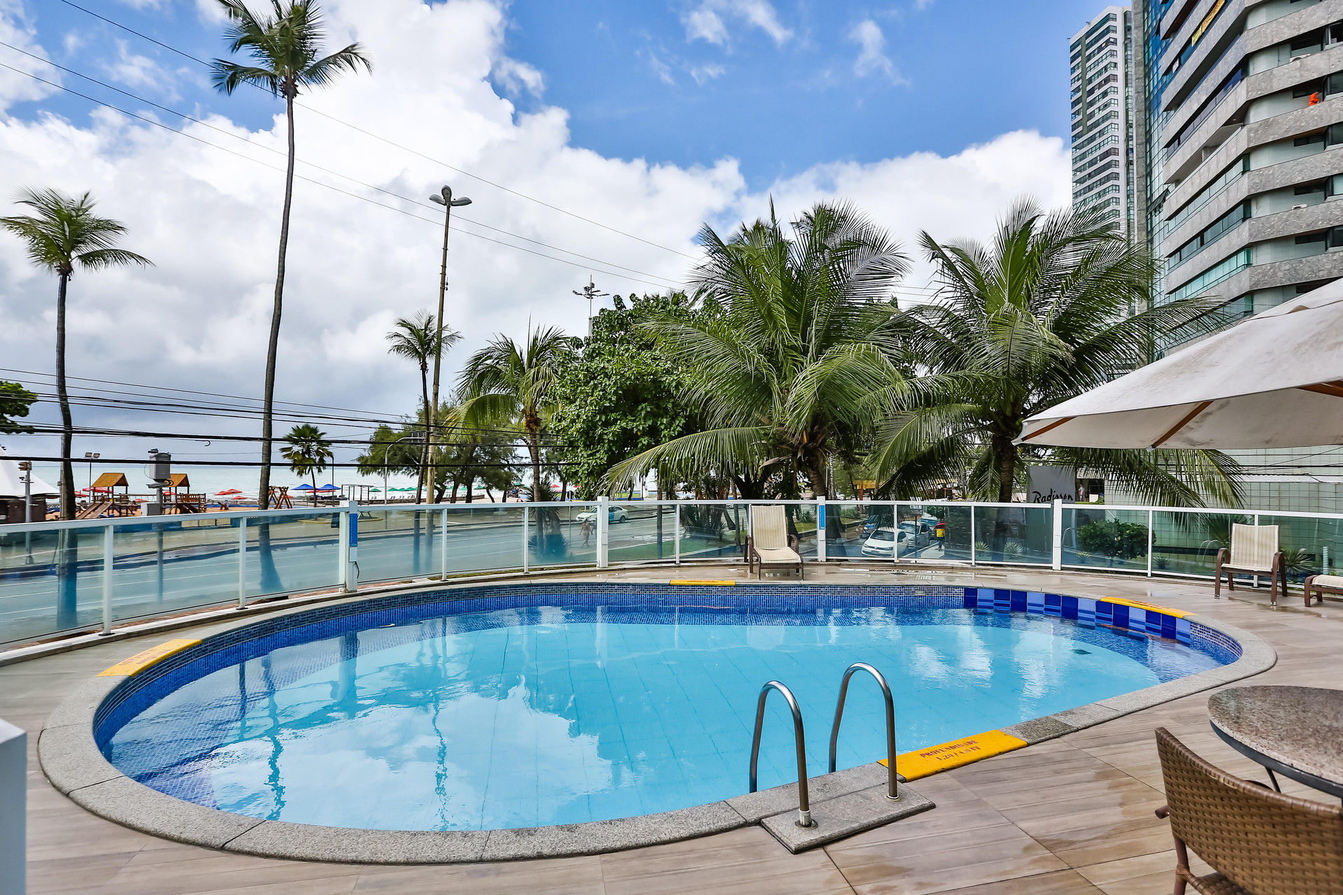 Vista Piscina Radisson Recife