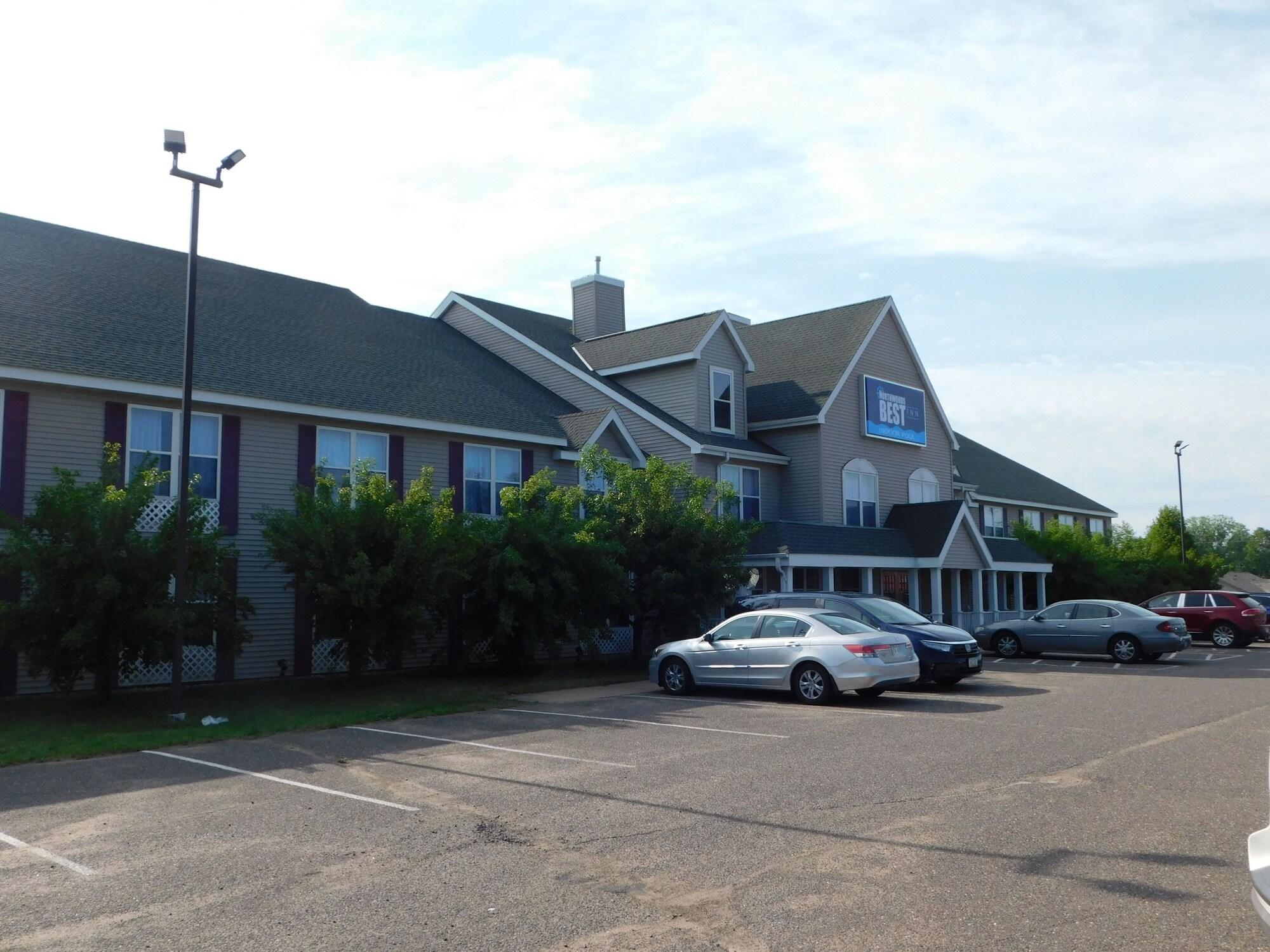 Vista Exterior Northwoods Best Inn -Turtle Lake