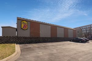 Alojamiento - Super 8 by Wyndham Kansas City Airport North