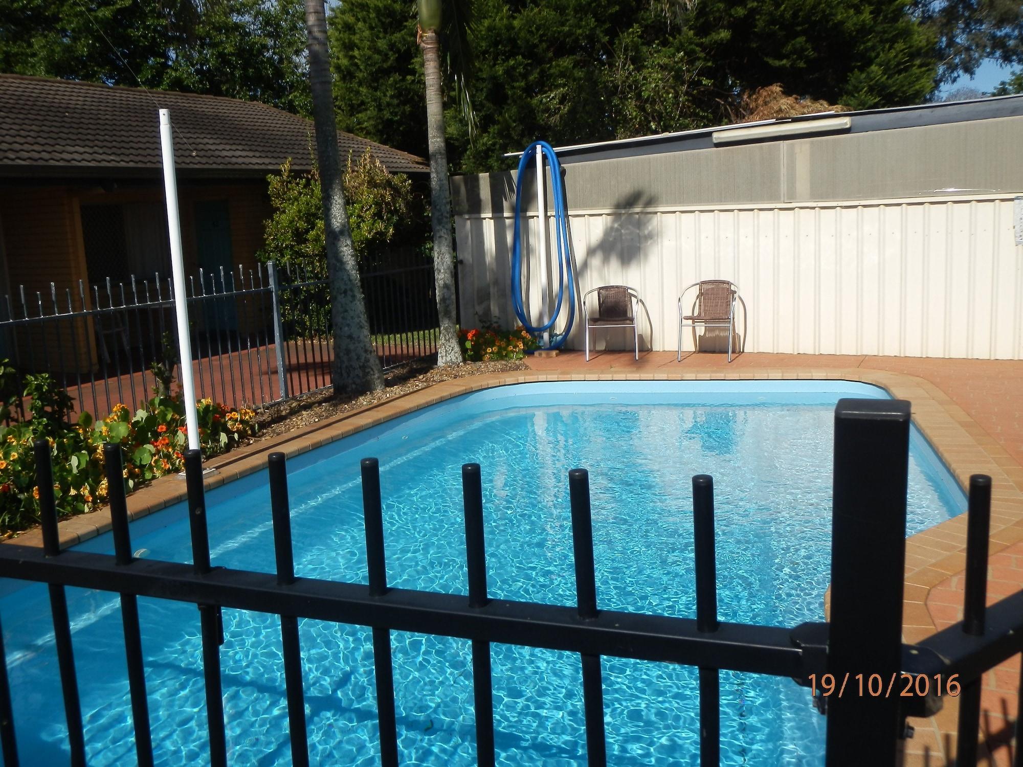 Vista Piscina Flying Spur Motel