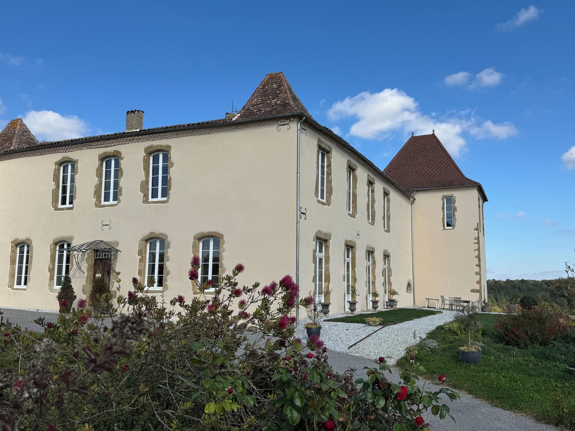 Vista Exterior Château de Mauhic - 15th century