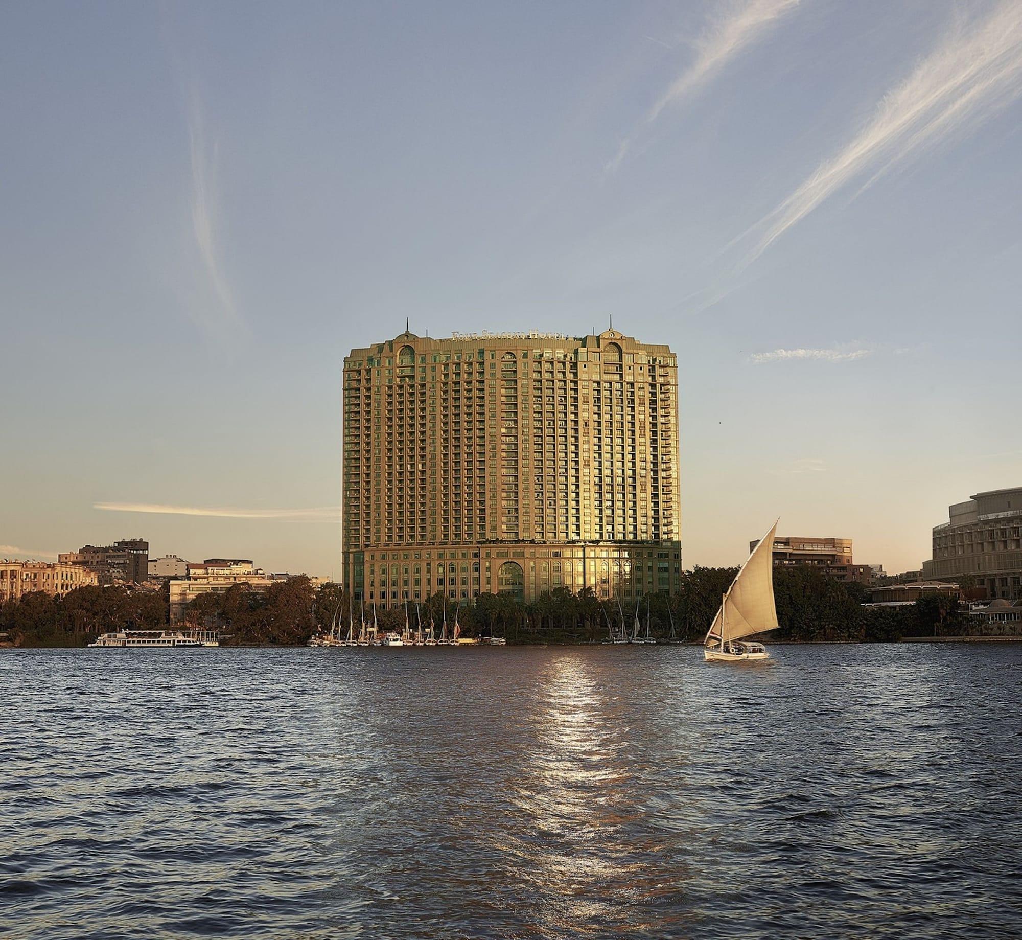 Vista Exterior Four Seasons Hotel Cairo at Nile Plaza