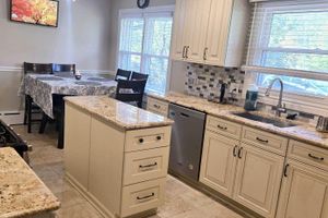 Alquiler Vacacional - Charming 4-bedroom house in Libertyville with WiFi and AC