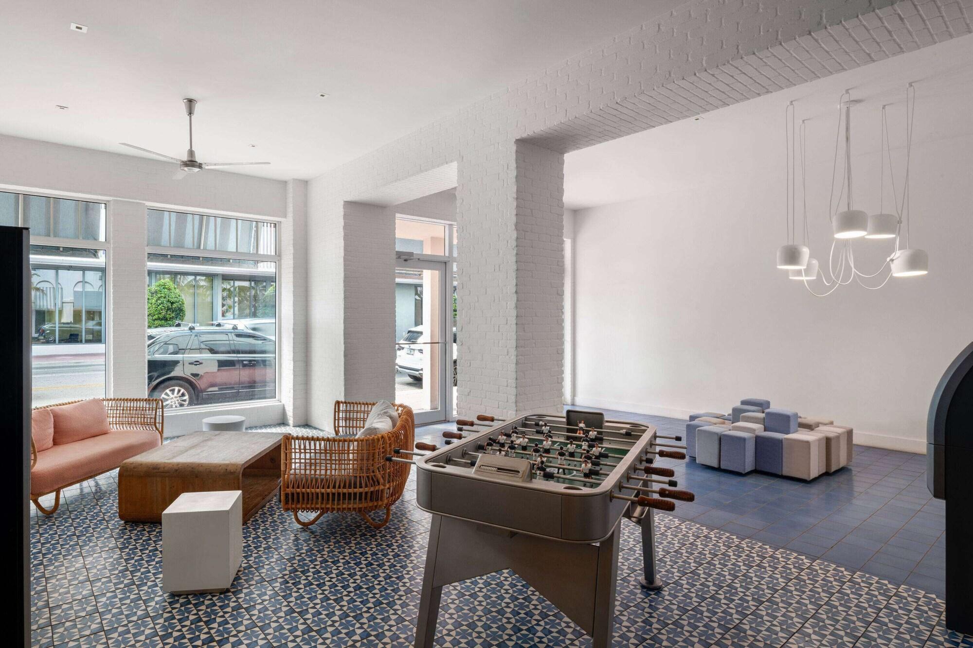 Vista Lobby The Variety by LuxUrban