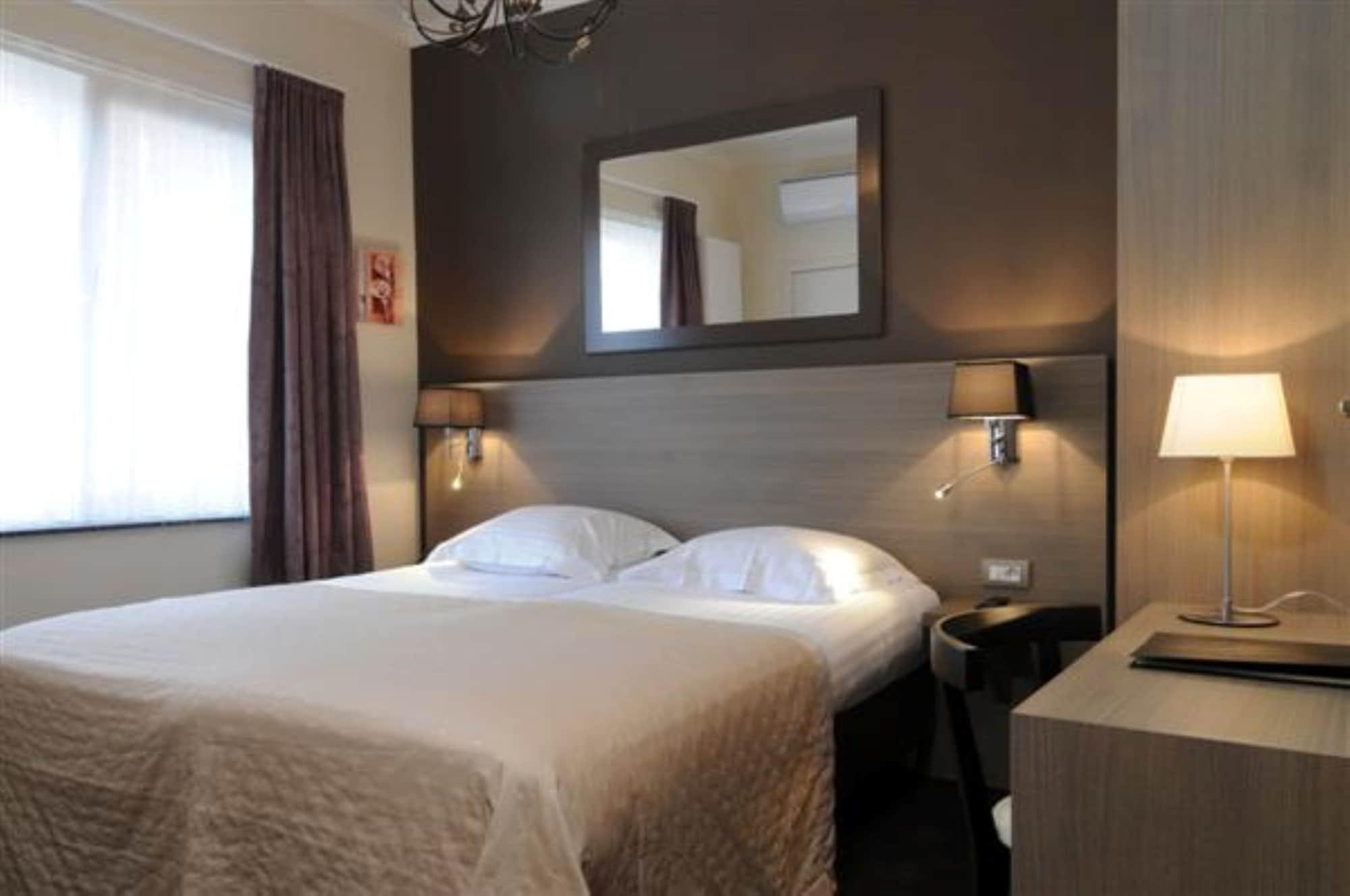 Varios Hotel Albert I