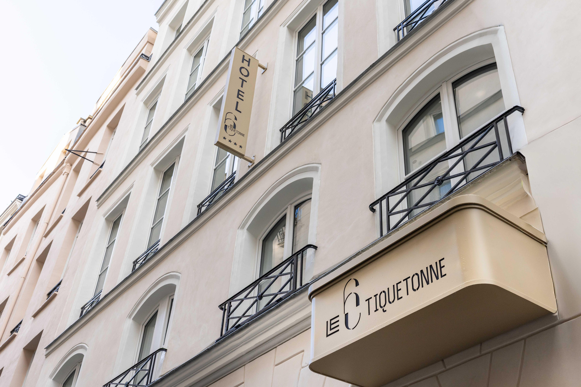 Vista Exterior Hotel Tiquetonne