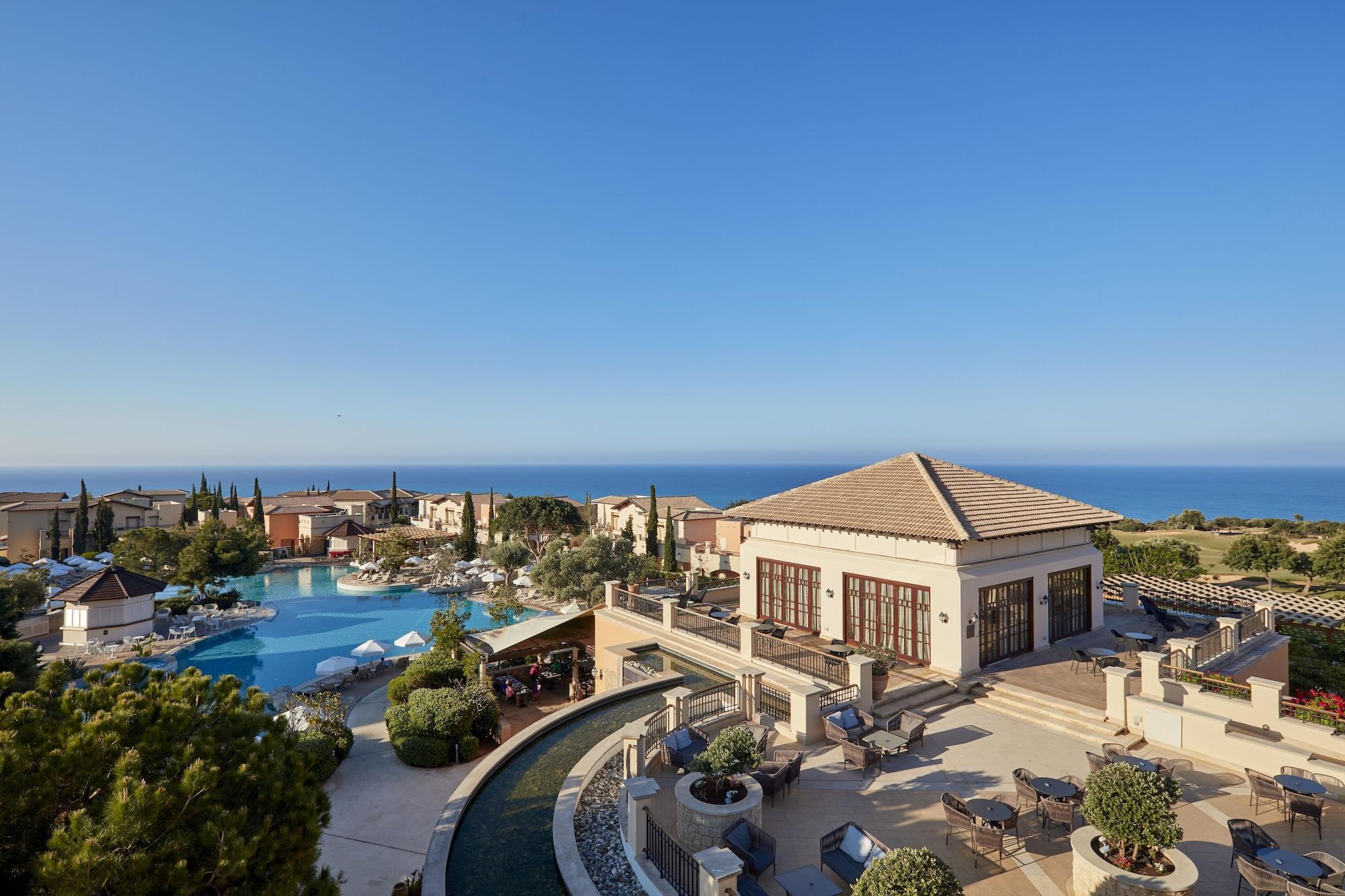 Vista Exterior Aphrodite Hills Hotel
