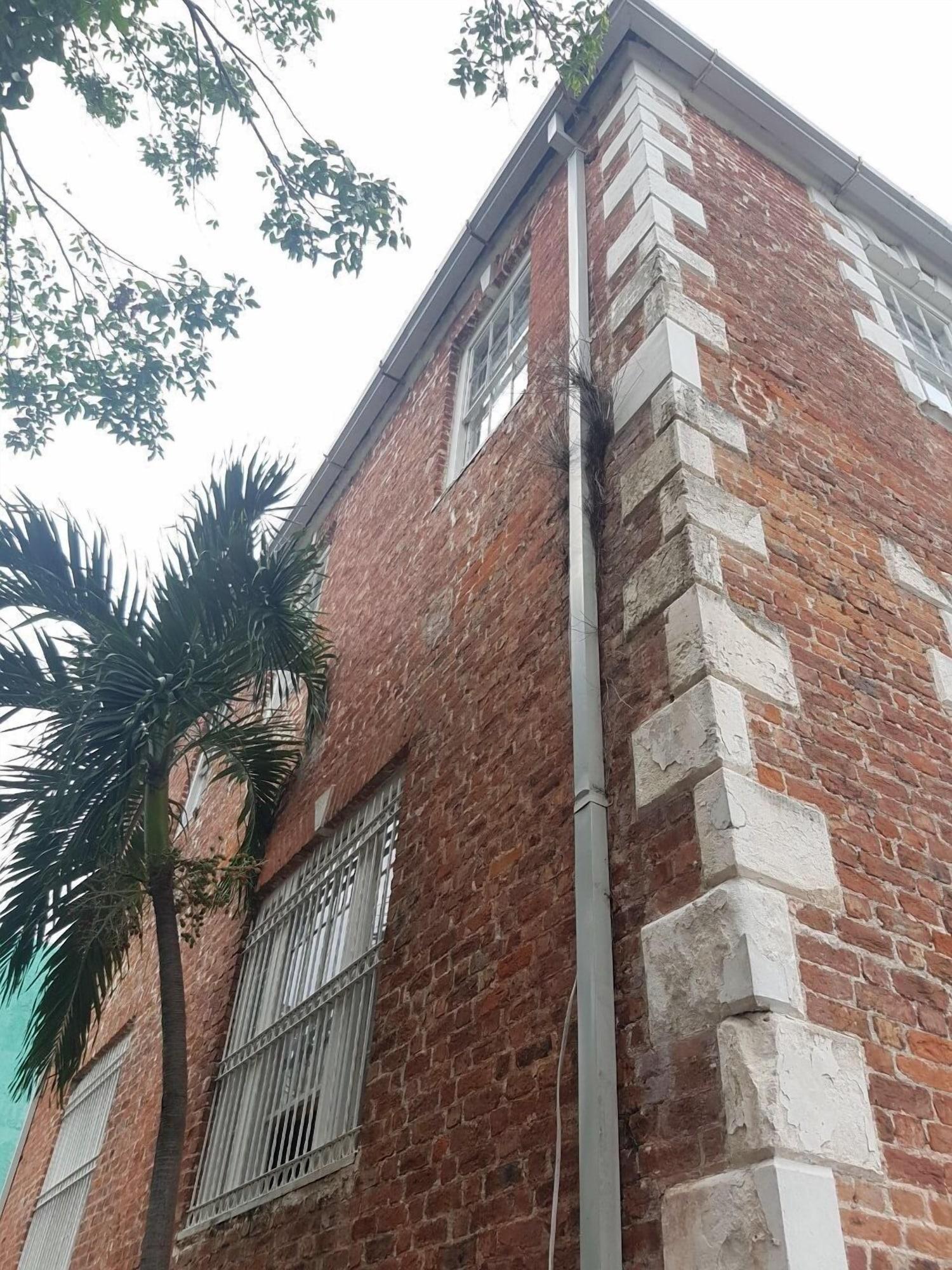 Vista Exterior Mobay Kotch - Hostel