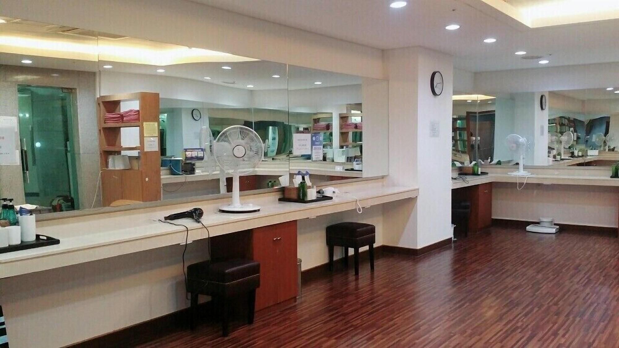 Spa Mudeungpark Hotel