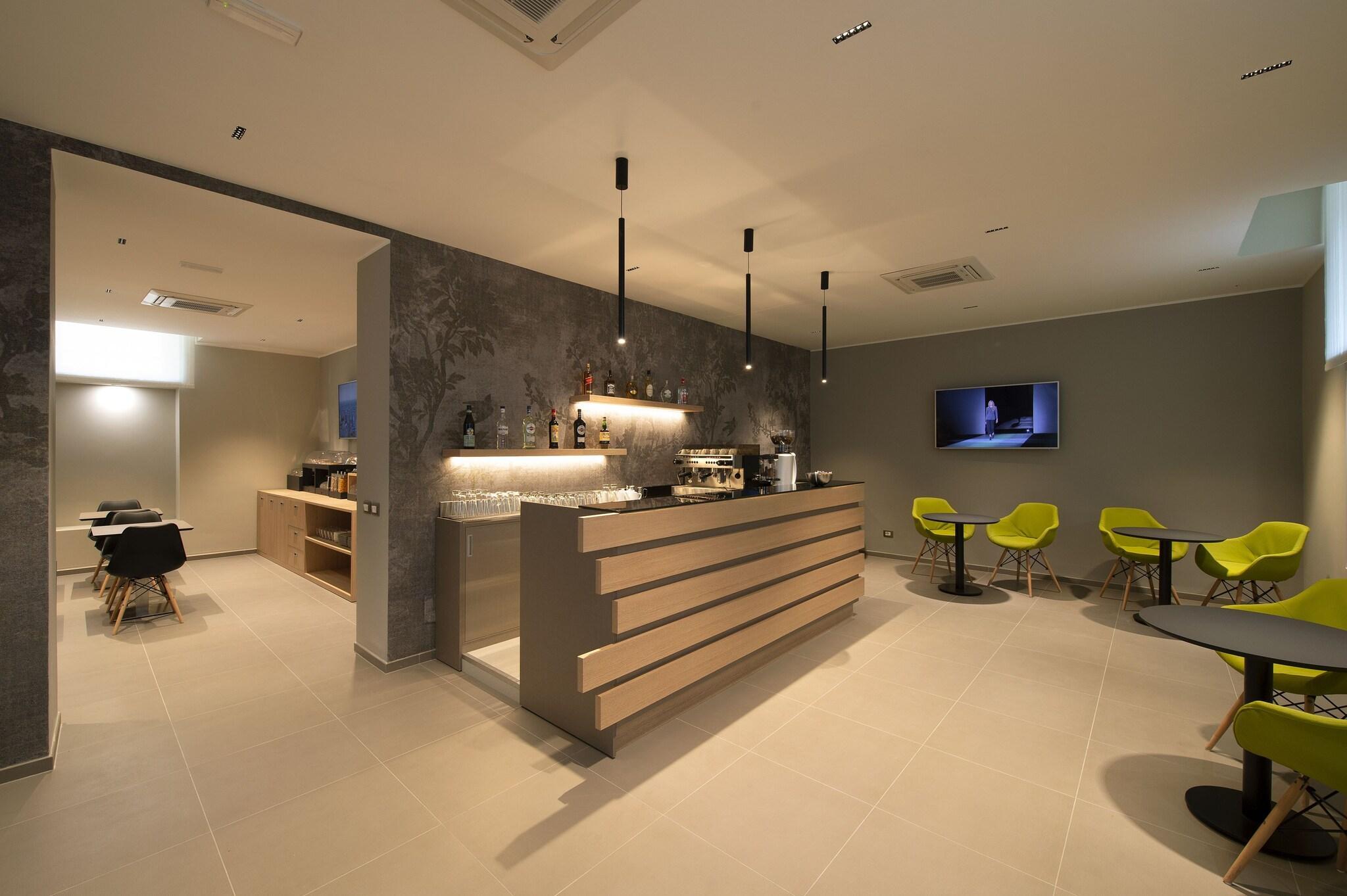 Bar/Salón Hotel H21