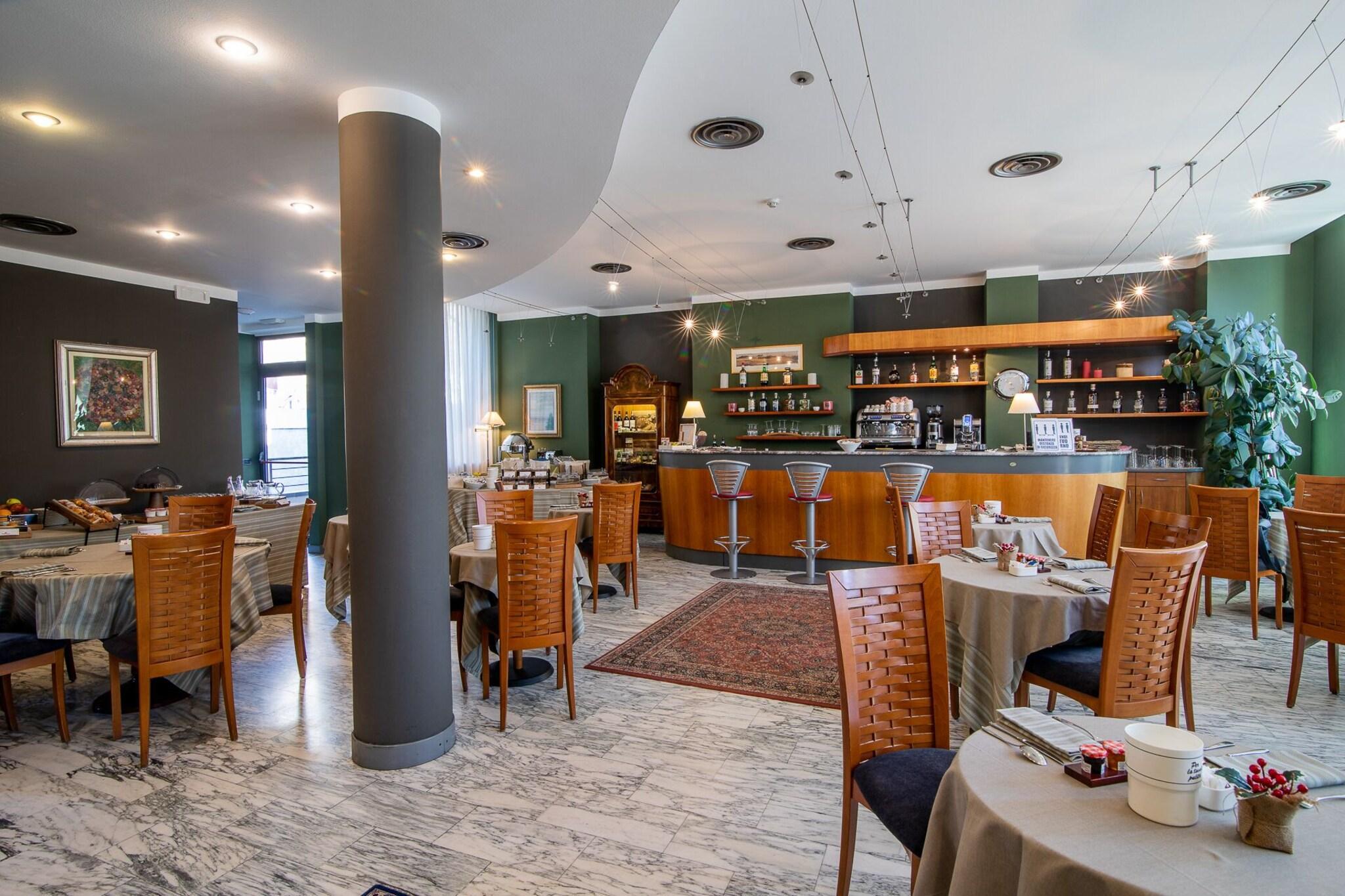 Bar/Salón Vittoria