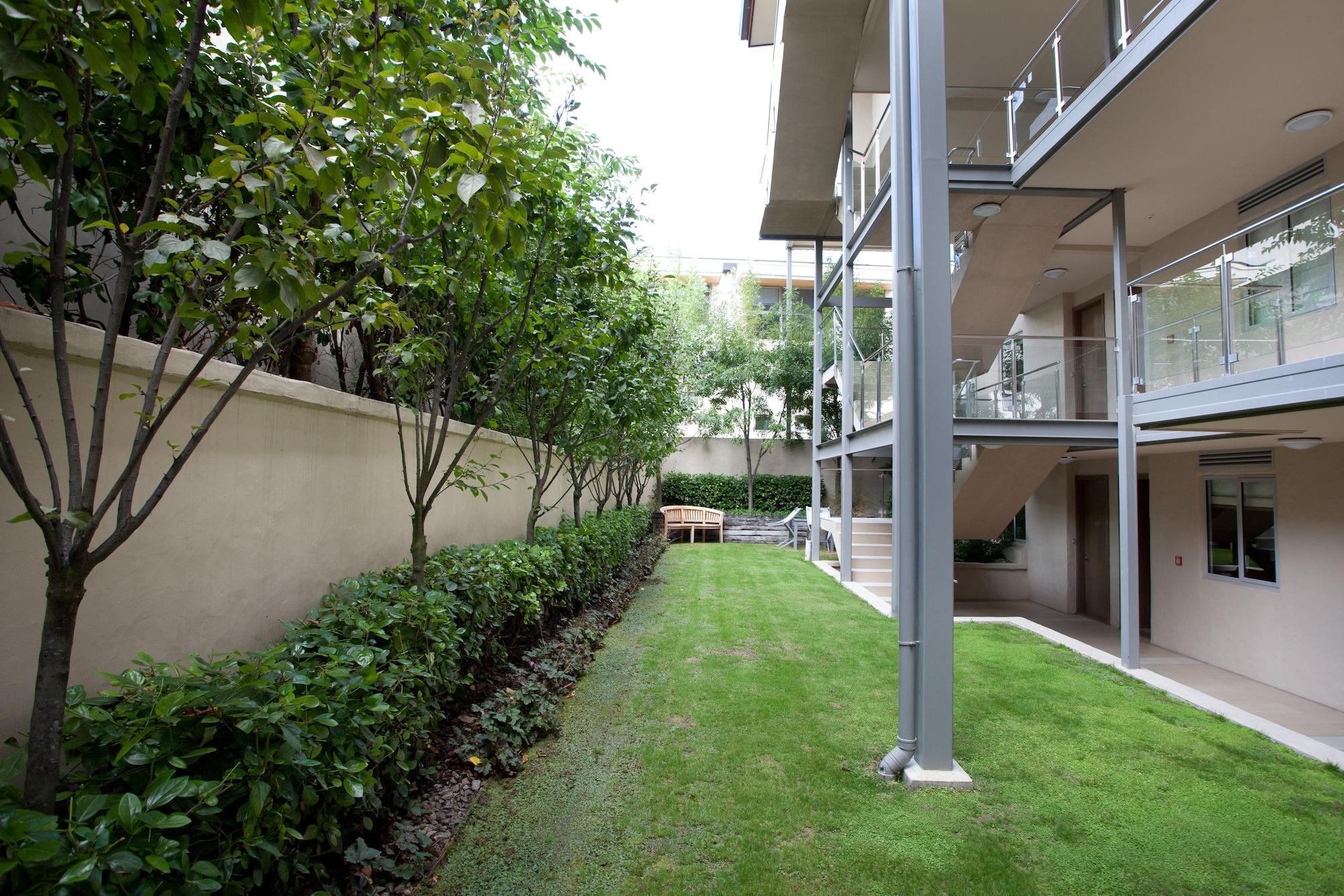Sala de Reuniones Lakeside Apartments