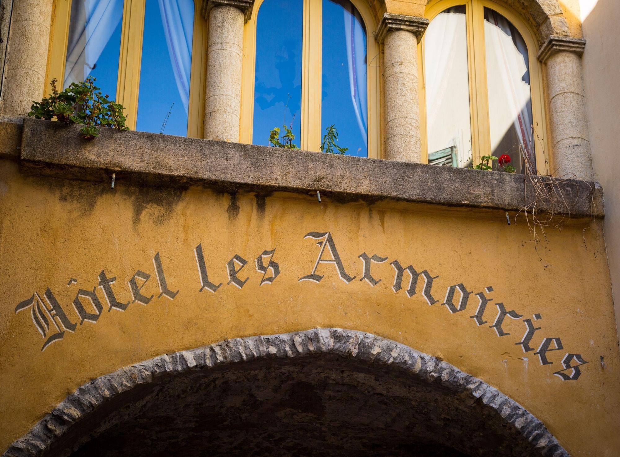 Vista Exterior Hotel Les Armoiries