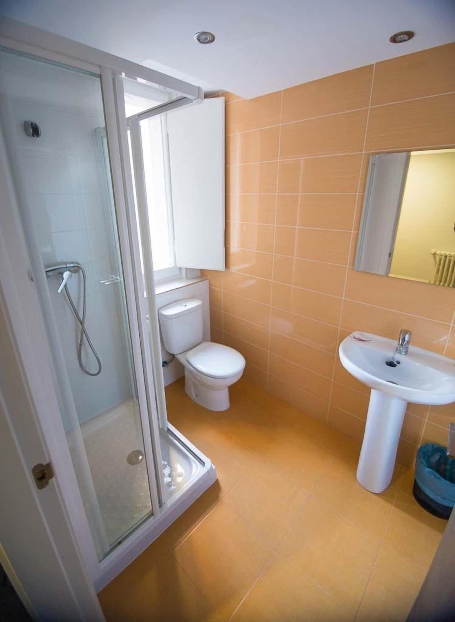 Equipamiento de Habitación Hostal Ávila