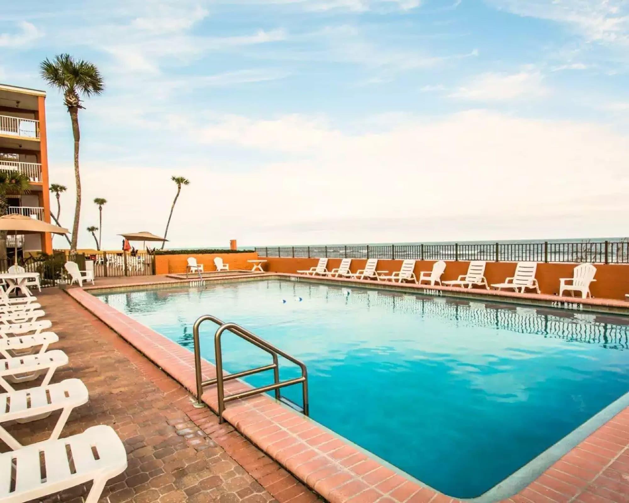 Vista Piscina Comfort Inn & Suites Ormond Beach Oceanfront