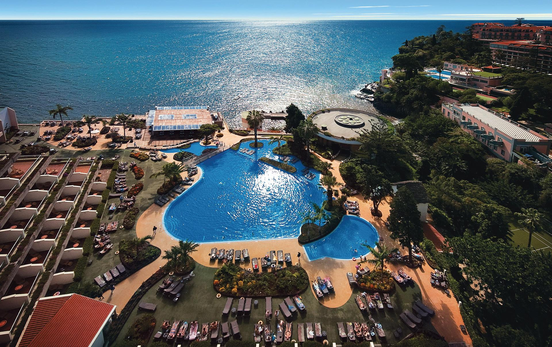 Vista Piscina Pestana Carlton Madeira Ocean Resort Hotel