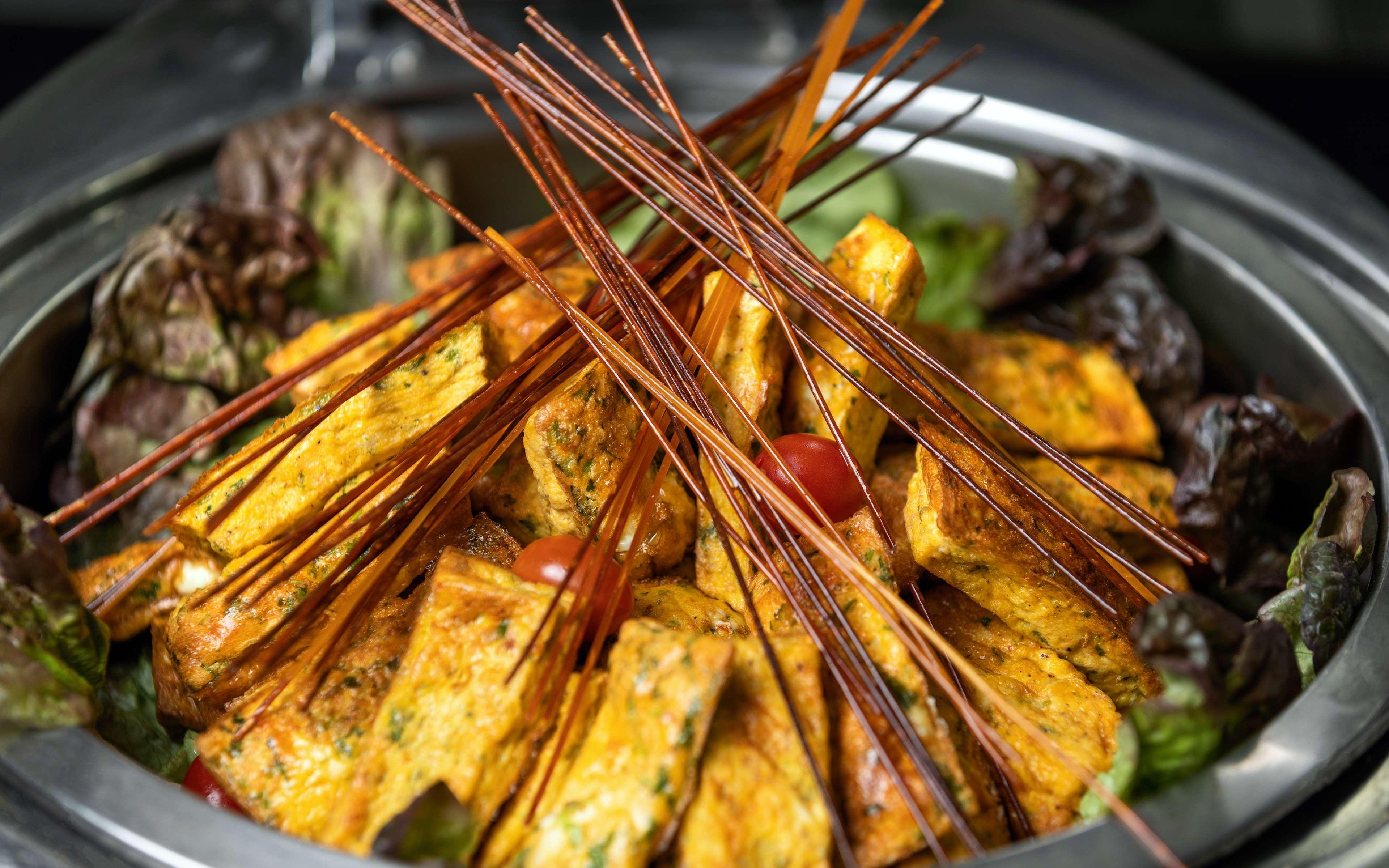 Restaurant Golden Tulip El Mechtel