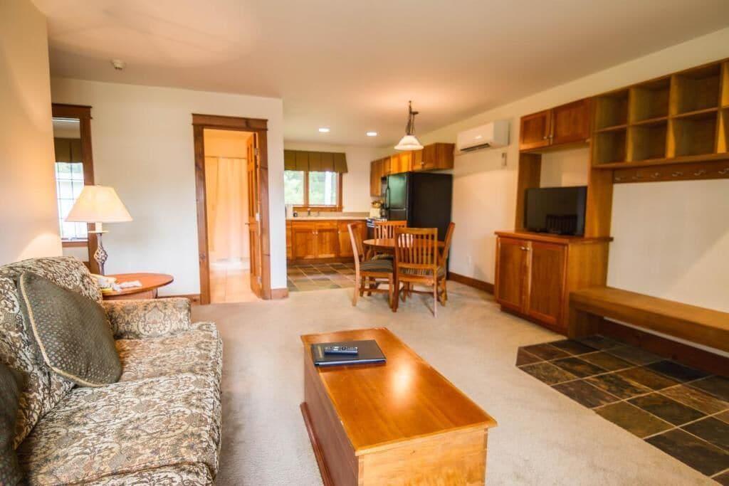 Restaurant Winwood Condominiums by Windham Mountain Club