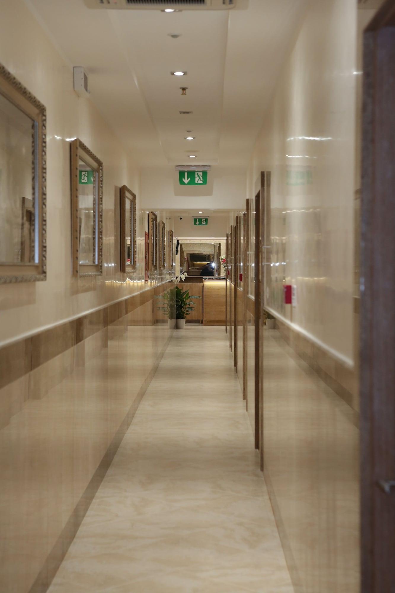 Varios Esposizione Palace Hotel