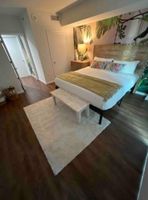 Alquiler Vacacional - Modern City Center Oasis ~ Mins to Downtown ~ Pool