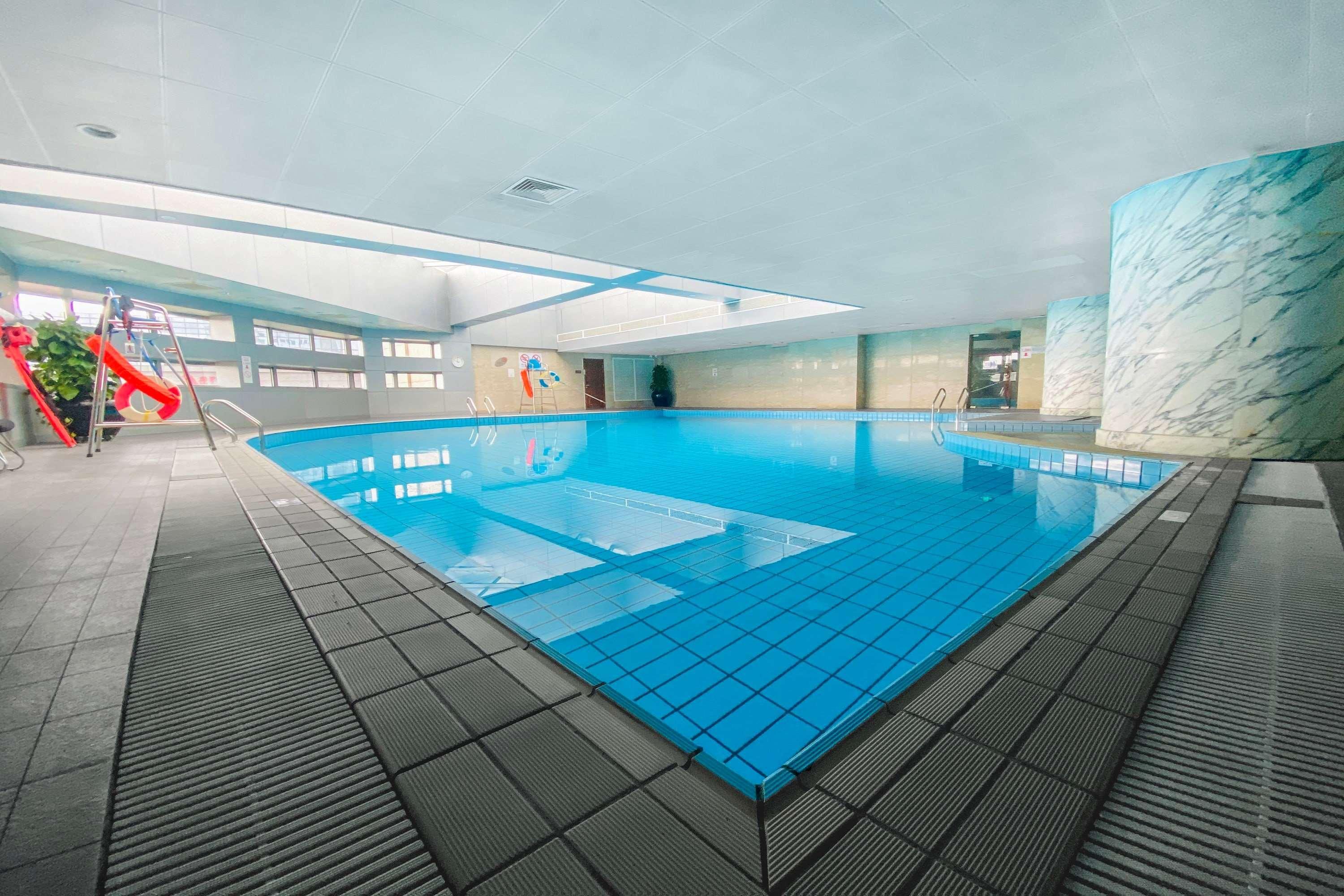 Vista Piscina Ramada Plaza Pudong Shanghai