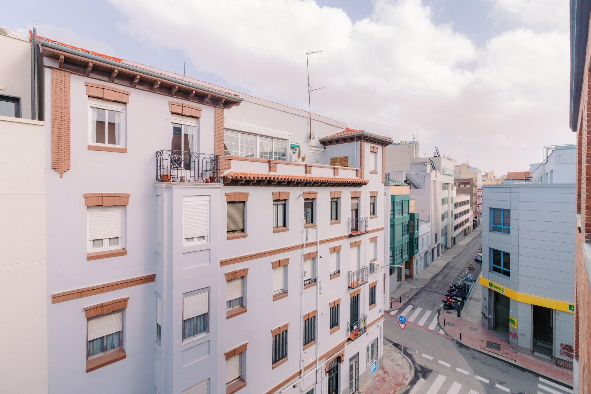 Vista Exterior Home Art Apartments Bernabéu