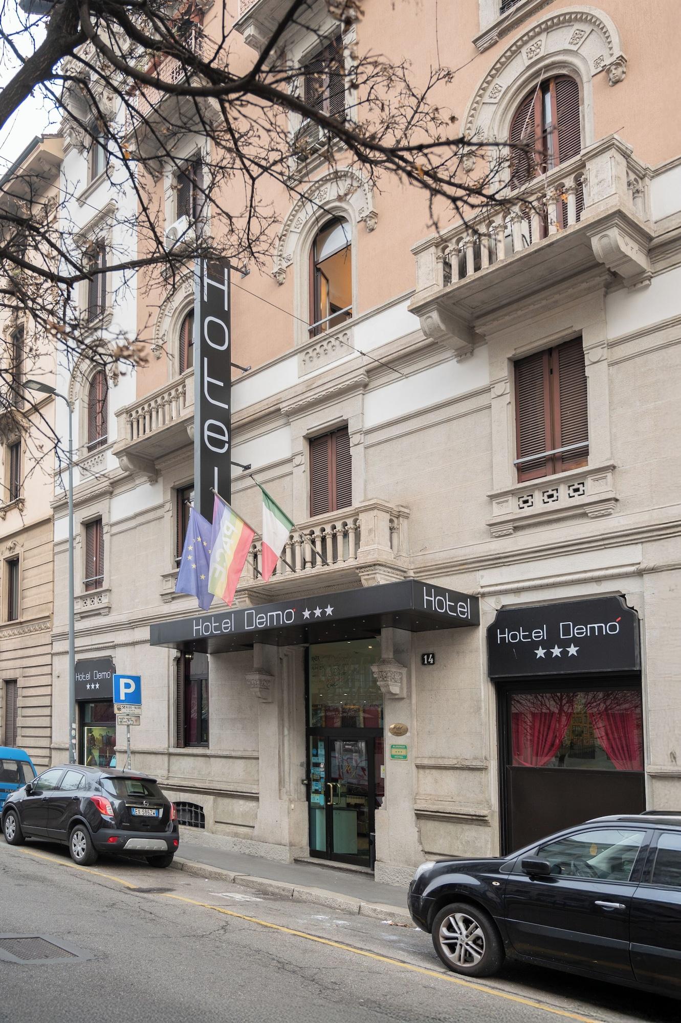 Vista Exterior Hotel Demó