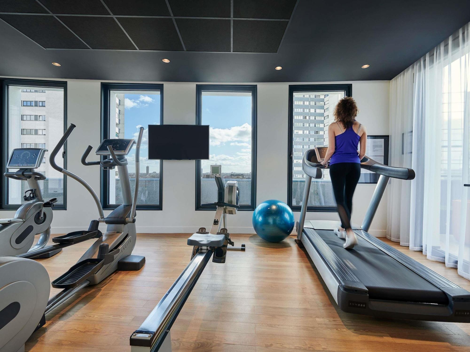 Gimnasio Hotel Mercure Paris La Défense