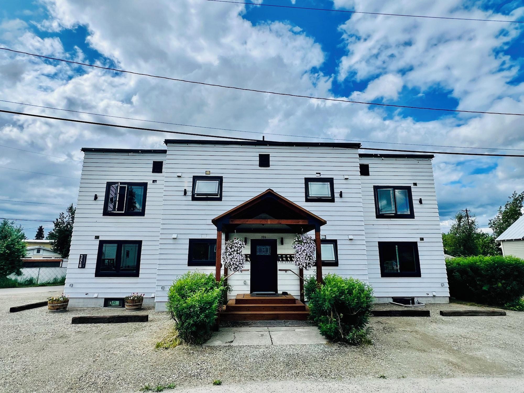 Varios Dollhouse Downtown