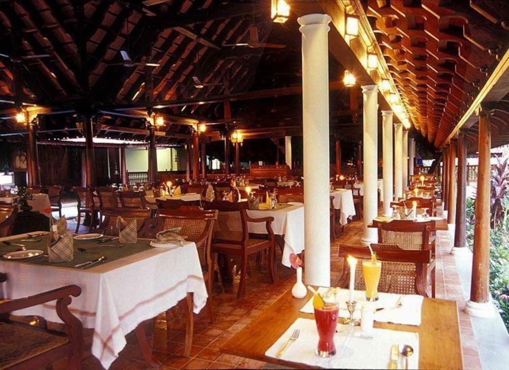 Restaurant Kumarakom Lake Resort