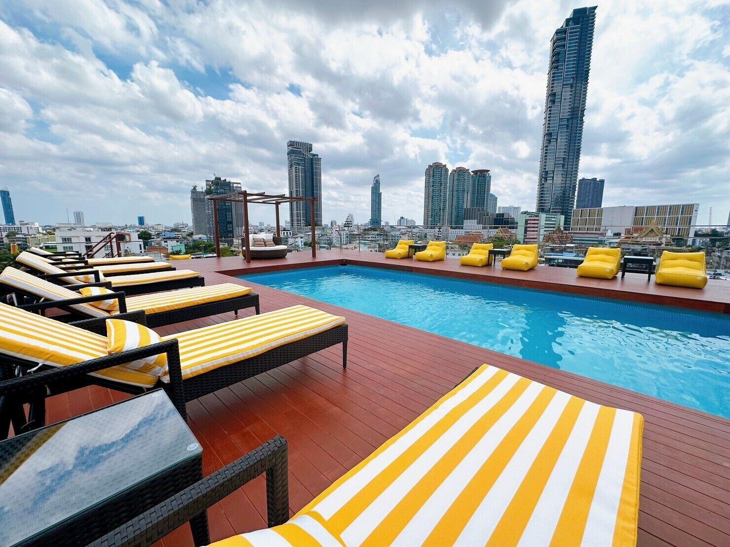 Varios Miloft Sathorn hotel