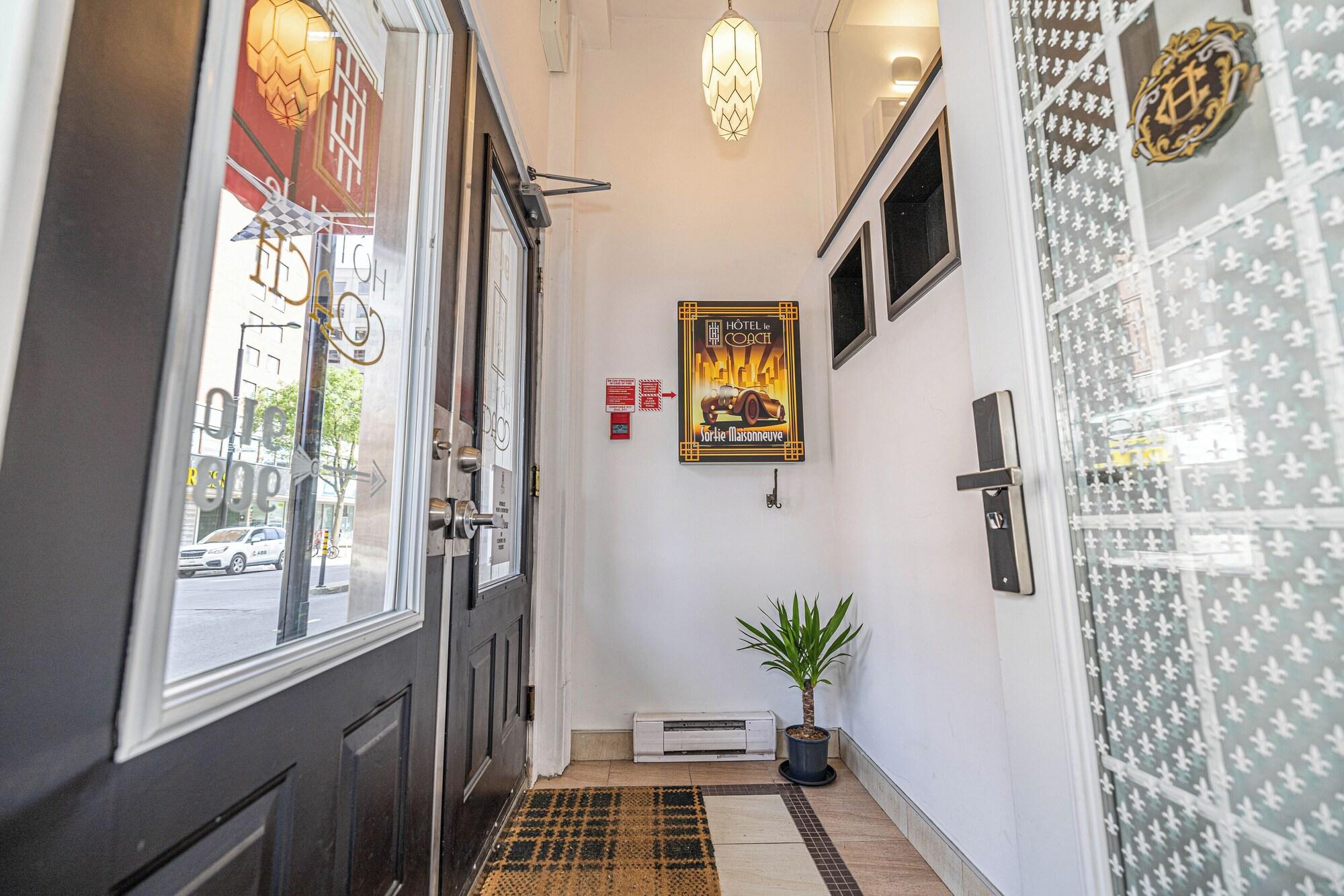 Vista Exterior Hotel le Coach