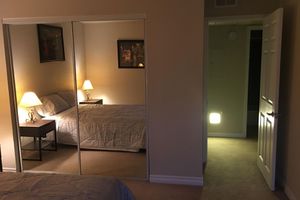 Alquiler Vacacional - Only 5 mins West from Strip. Near the airport, Allegiant Stadium, T-Mobile Arena