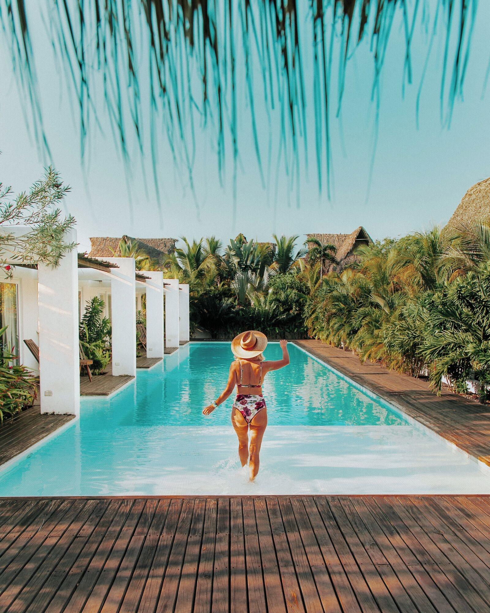 Vista Piscina Swell Surf & Lifestyle Hotel